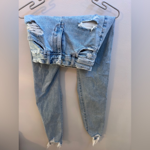 American Eagle ripped curvy high rise jegging jeans - Picture 2 of 4